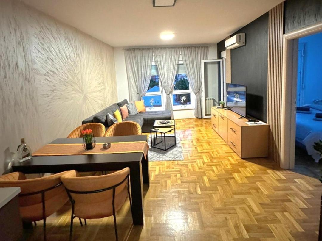 Stan Na Dan Aurora Apartment Pozarevac Exterior photo