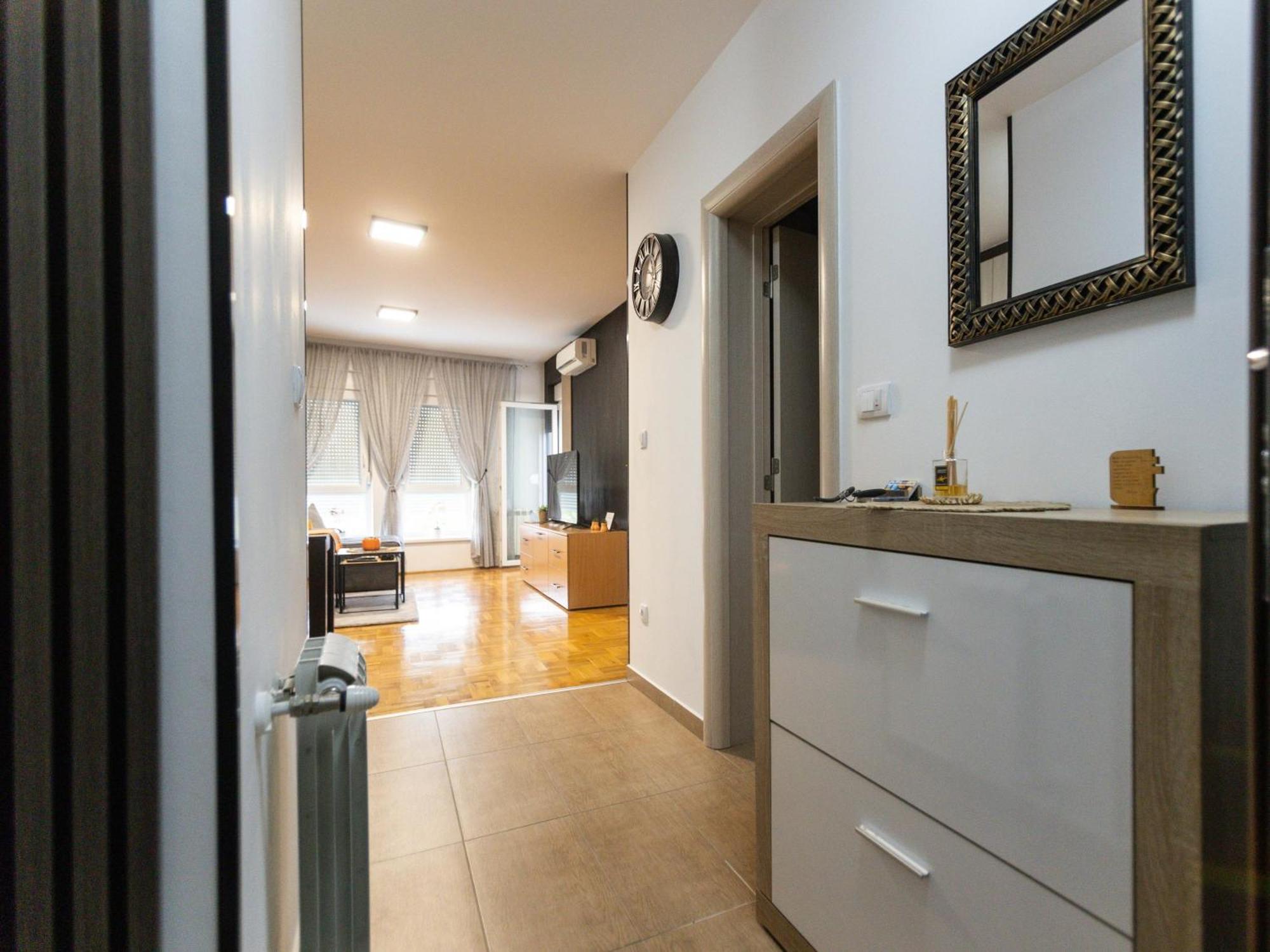 Stan Na Dan Aurora Apartment Pozarevac Exterior photo